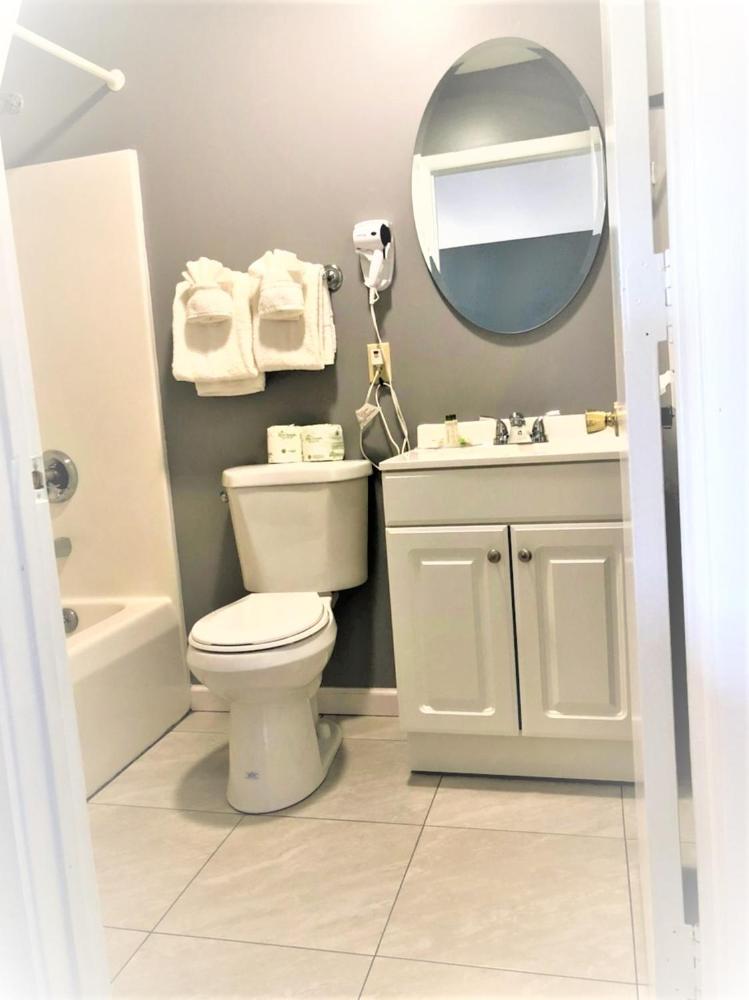 Deluxe King Room interior